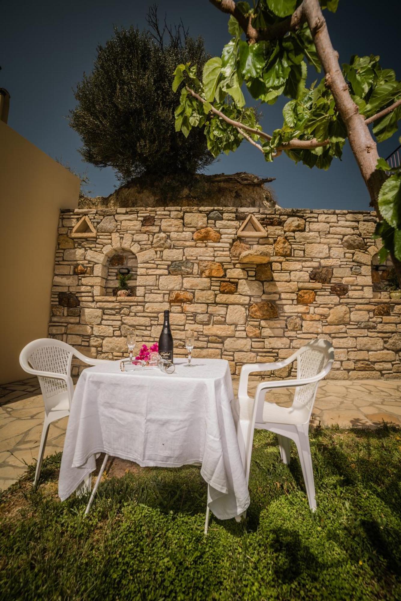 Bodikos Villas & Apartments Pitsidia Eksteriør bilde